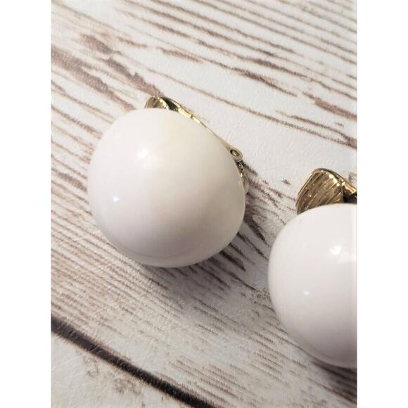 Vintage Clip On Earrings - White Domed 0.75" - Some Staining - Picture 3 of 5